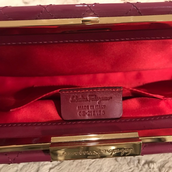 Salvatore Ferragamo quilted clutch - Picture 4 of 8